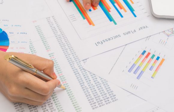 Cạnh Tranh và Tiêu Dùng